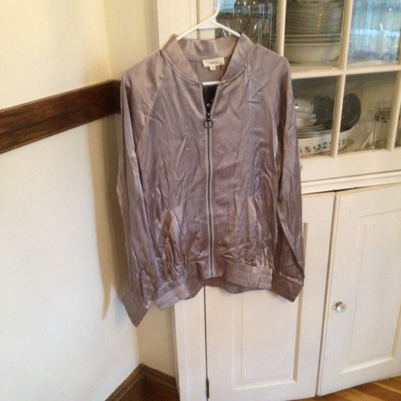 Womens Taupe Satin Dreamer Bomber Jacket sz medium bust 23” flat - Picture 3 of 6